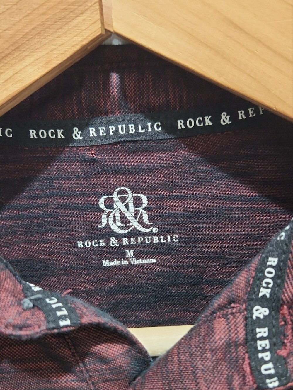 Rock & Republic Men's Maroon Polo with Chest Pockets - Picture 2 of 6